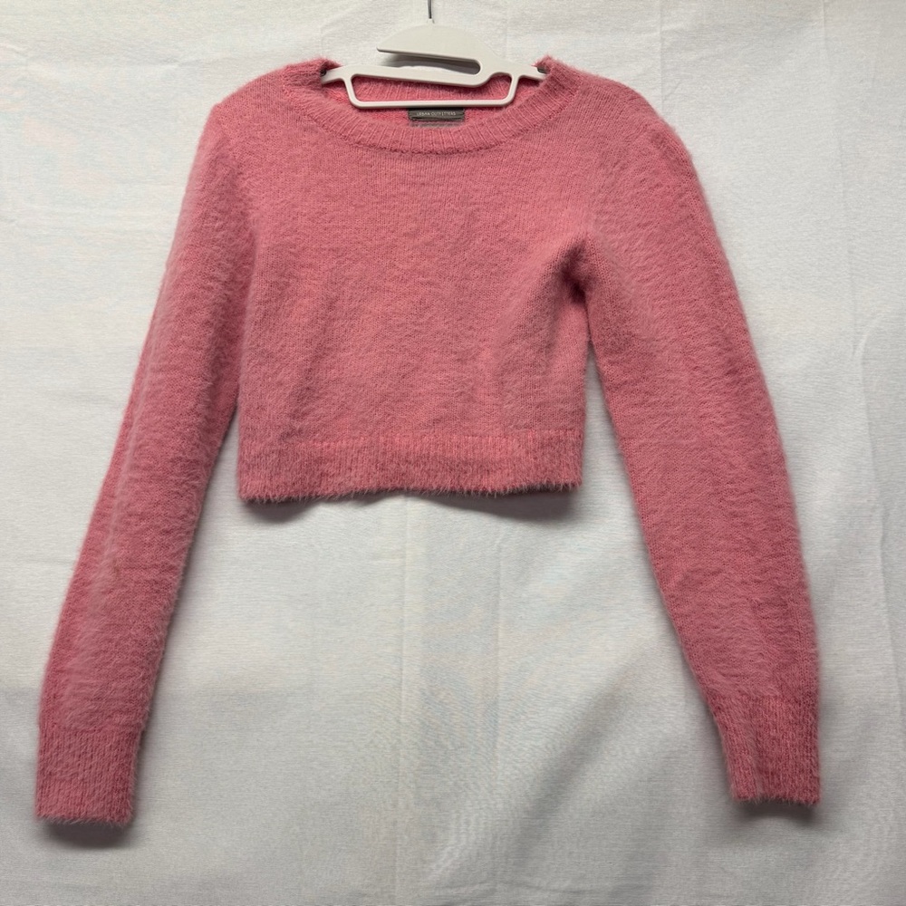 Urban Outfitters fuzzy Pink Crew Neck cropped Sweater xs‎